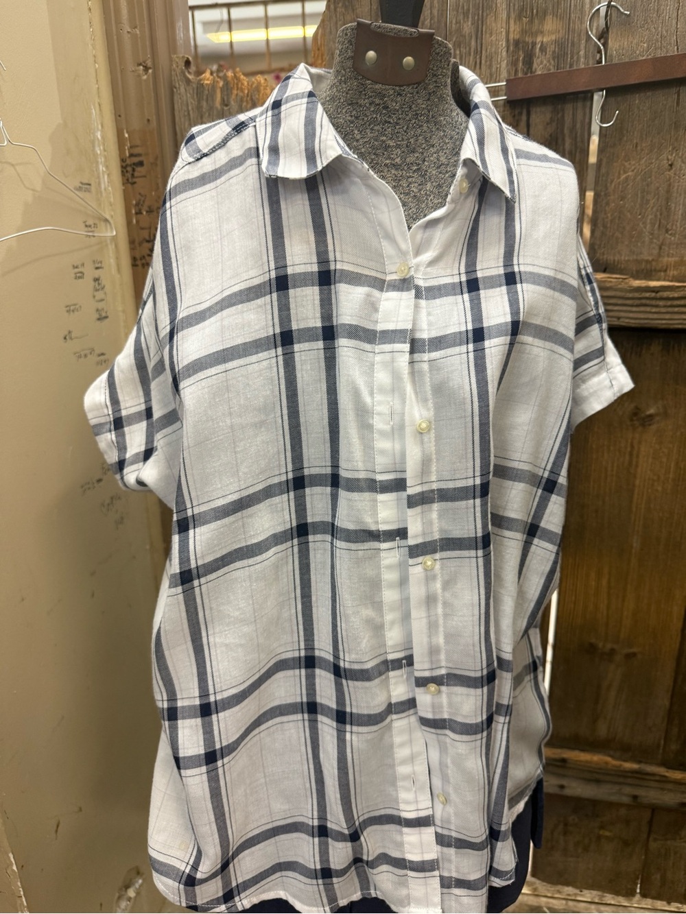 Calvin Klein White and Navy Plaid Short-Sleeve Button-Down Blouse
